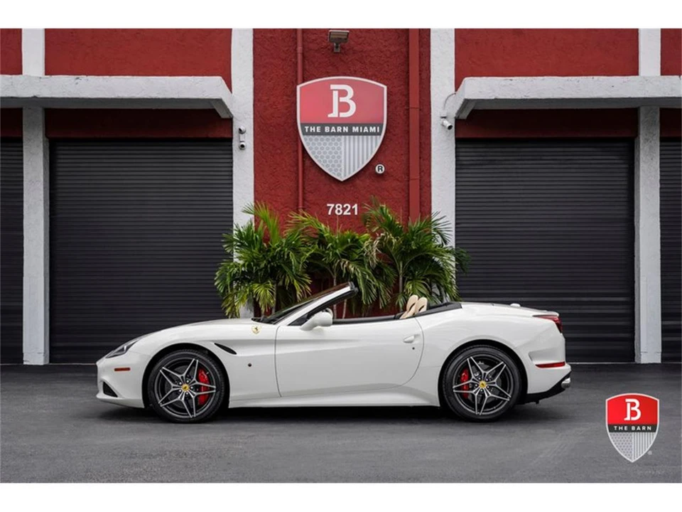 2017 Ferrari California T - Image 7 of 31