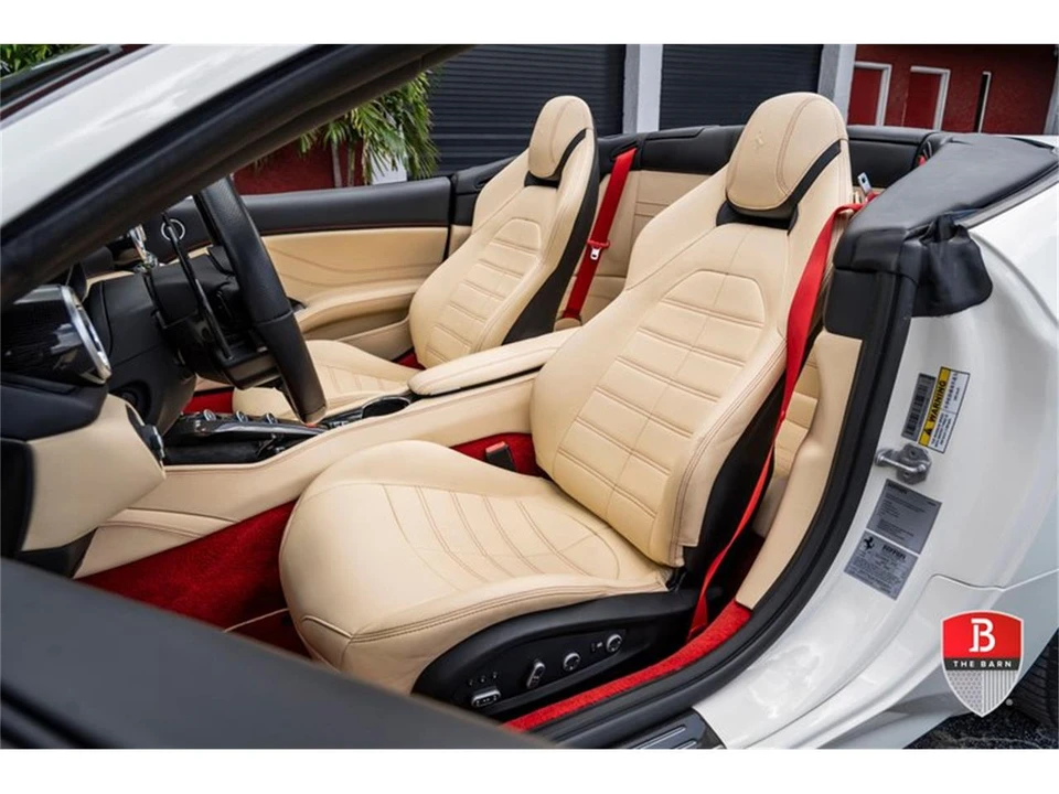 2017 Ferrari California T - Image 2 of 31