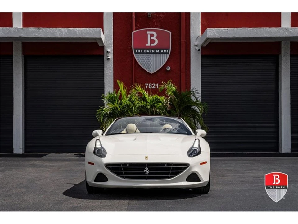 2017 Ferrari California T - Image 22 of 31