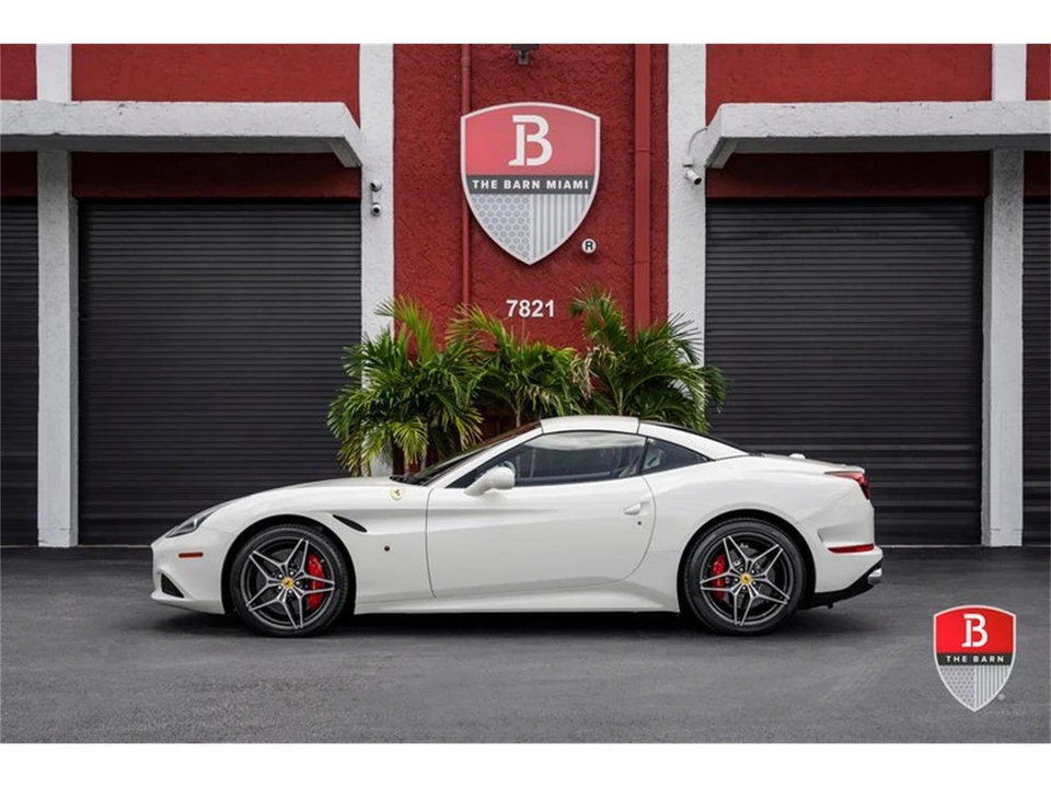 2017 Ferrari California T - Image 8 of 31
