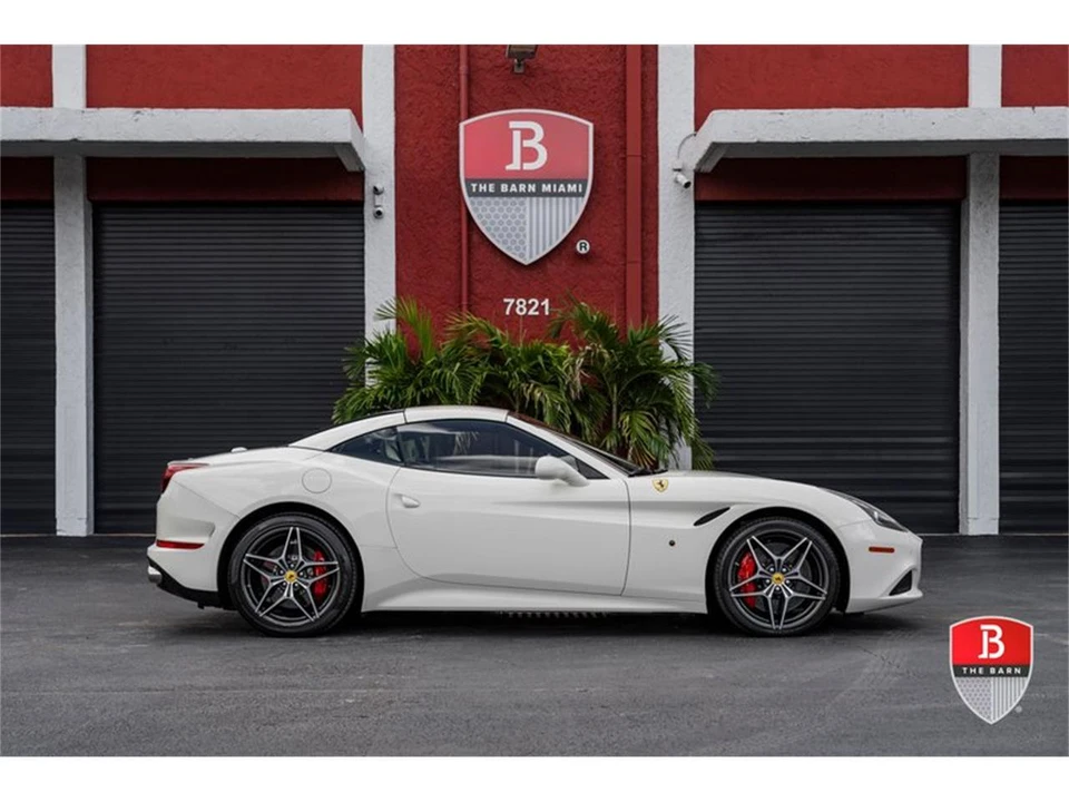 2017 Ferrari California T - Image 18 of 31