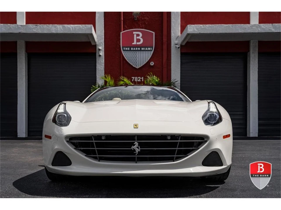 2017 Ferrari California T - Image 23 of 31
