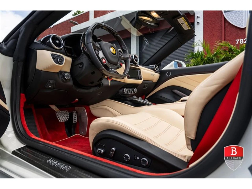 2017 Ferrari California T - Image 28 of 31