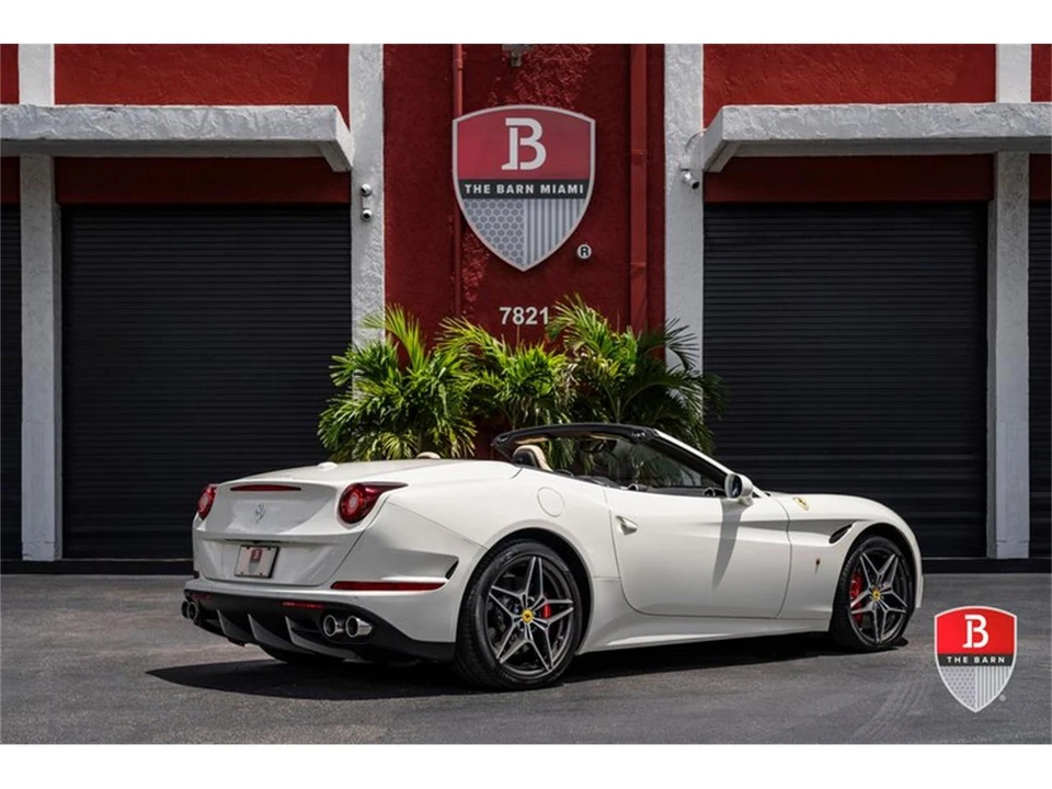 2017 Ferrari California T - Image 14 of 31