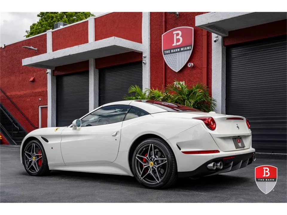 2017 Ferrari California T - Image 10 of 31
