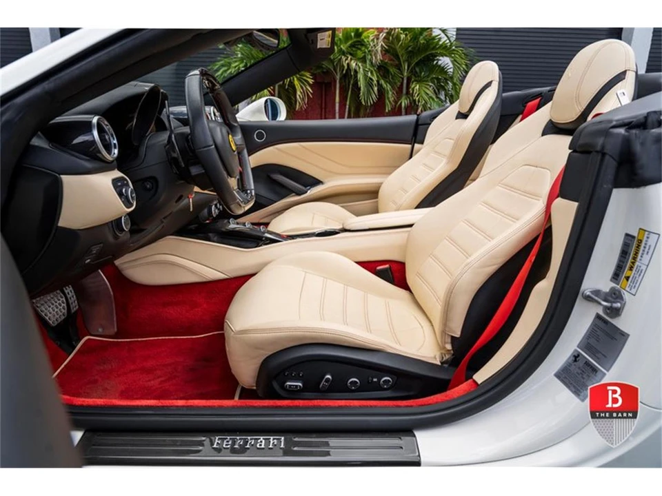 2017 Ferrari California T - Image 25 of 31