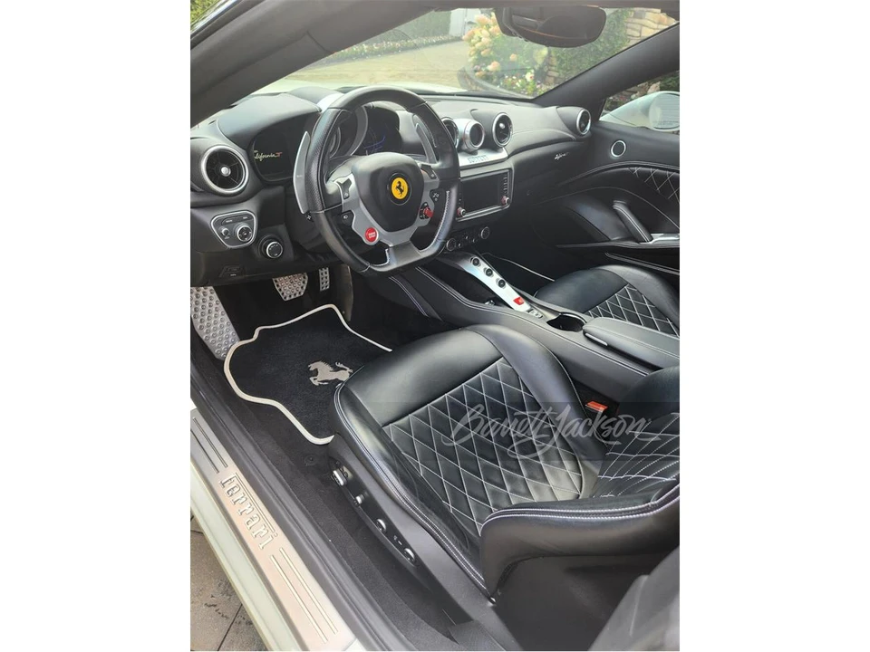 2017 Ferrari California T - Image 4 of 5