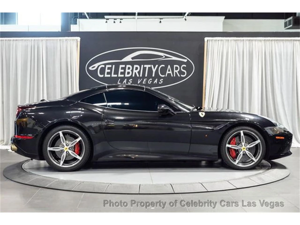 2017 Ferrari California T - Image 9 of 31