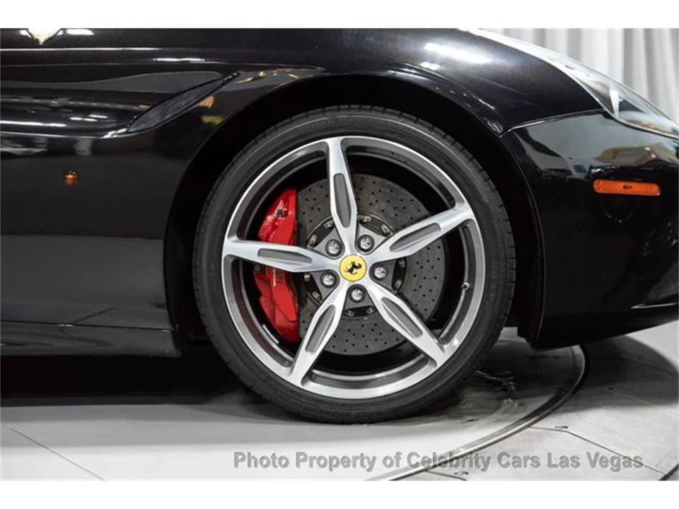 2017 Ferrari California T - Image 11 of 31