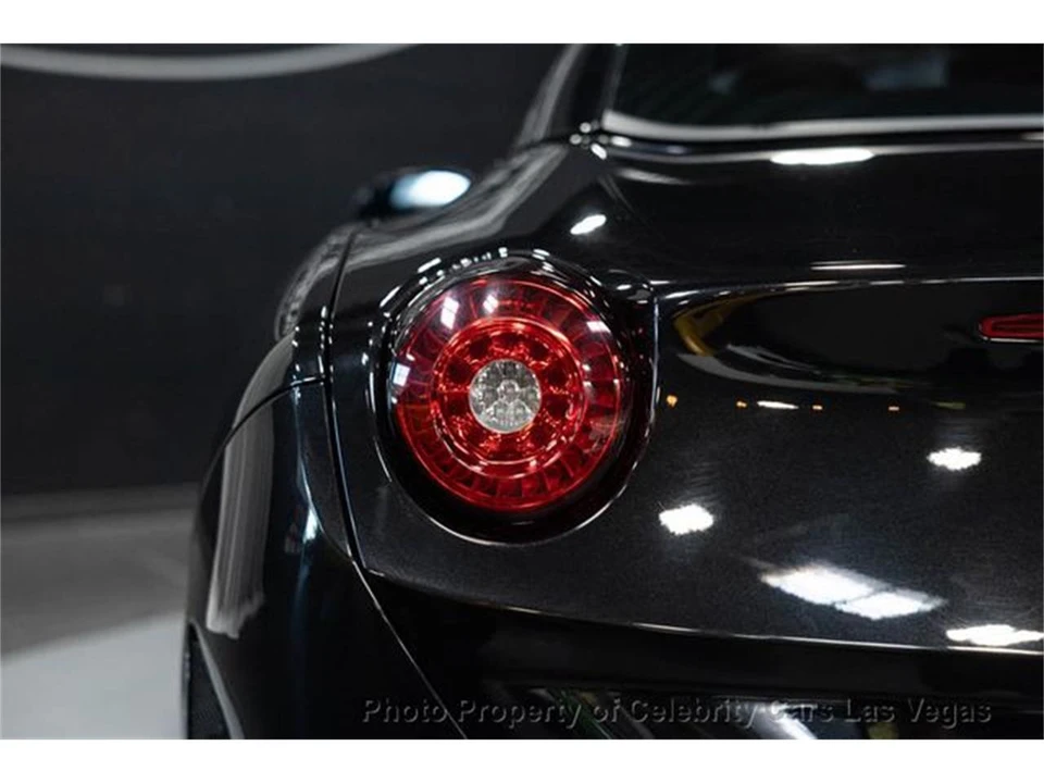 2017 Ferrari California T - Image 5 of 31