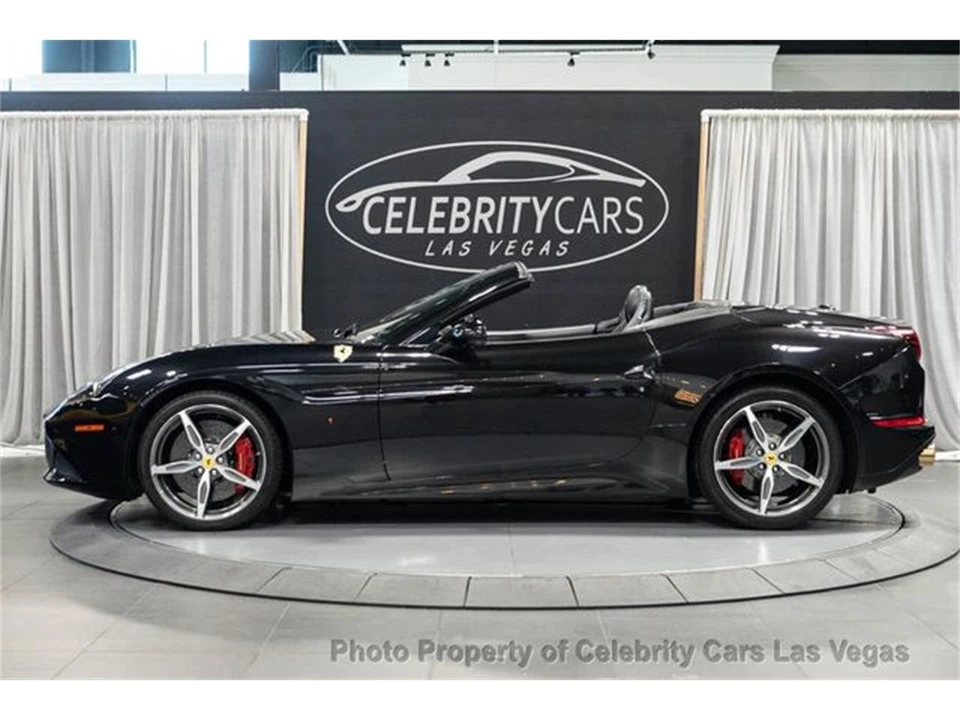 2017 Ferrari California T - Image 31 of 31
