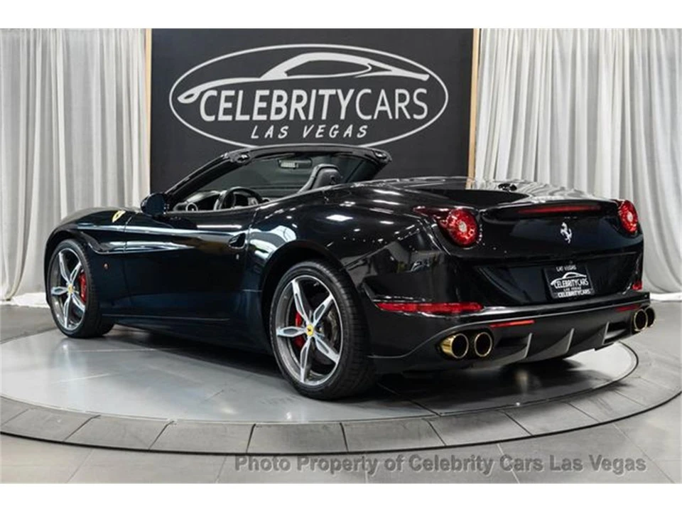 2017 Ferrari California T - Image 25 of 31