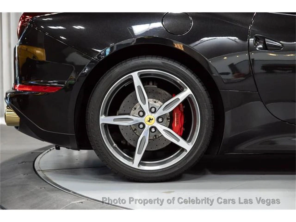 2017 Ferrari California T - Image 10 of 31