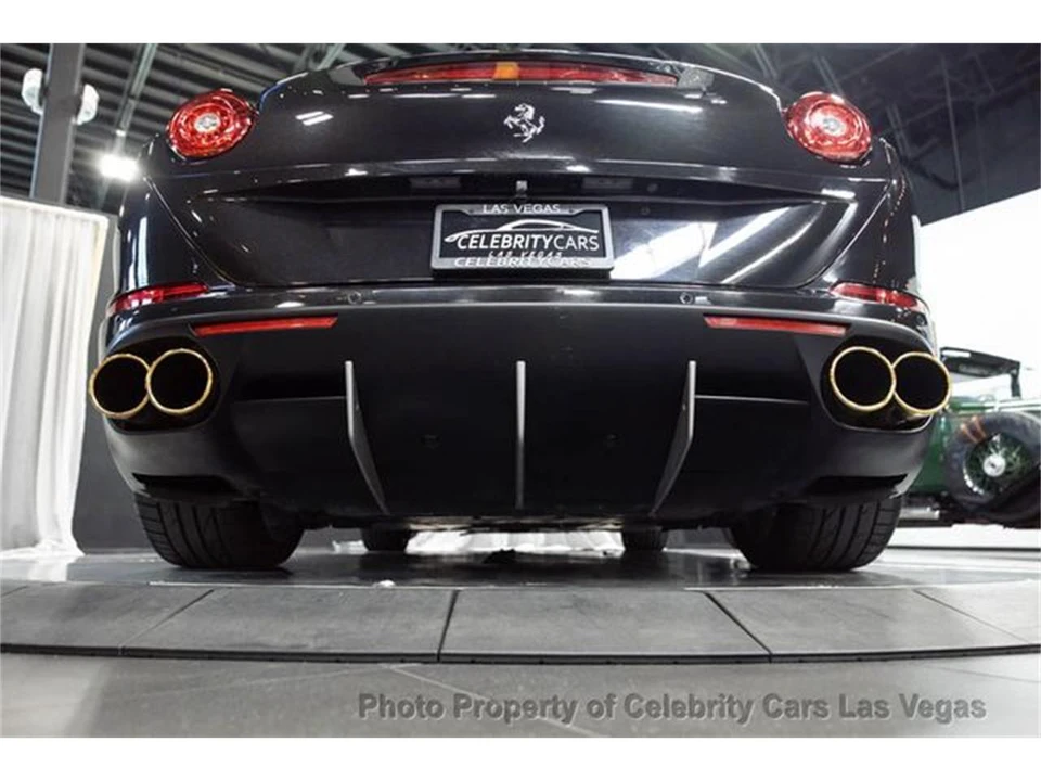 2017 Ferrari California T - Image 8 of 31