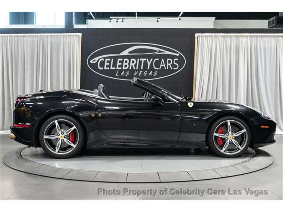 2017 Ferrari California T - Image 28 of 31