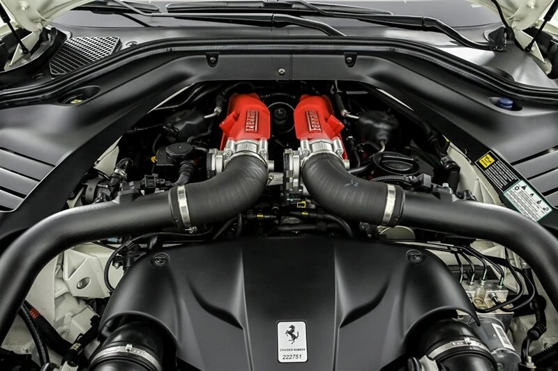 2017 Ferrari California T - Image 14 of 31