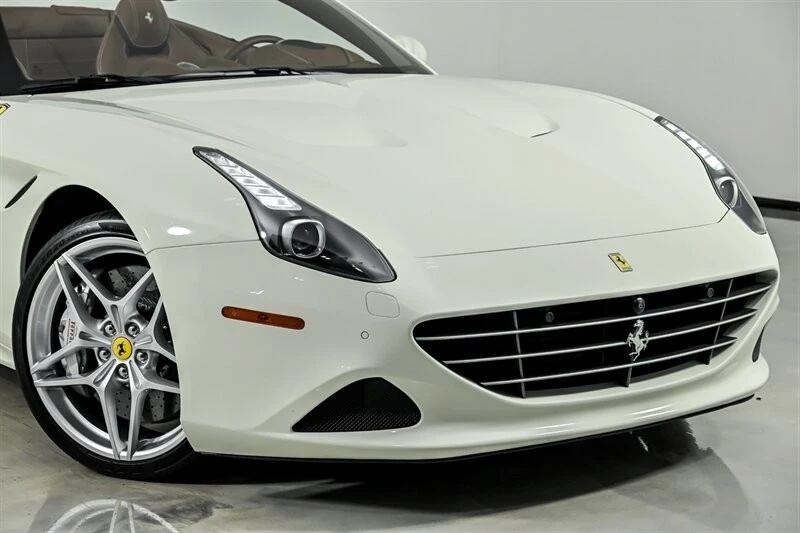 2017 Ferrari California T - Image 3 of 31
