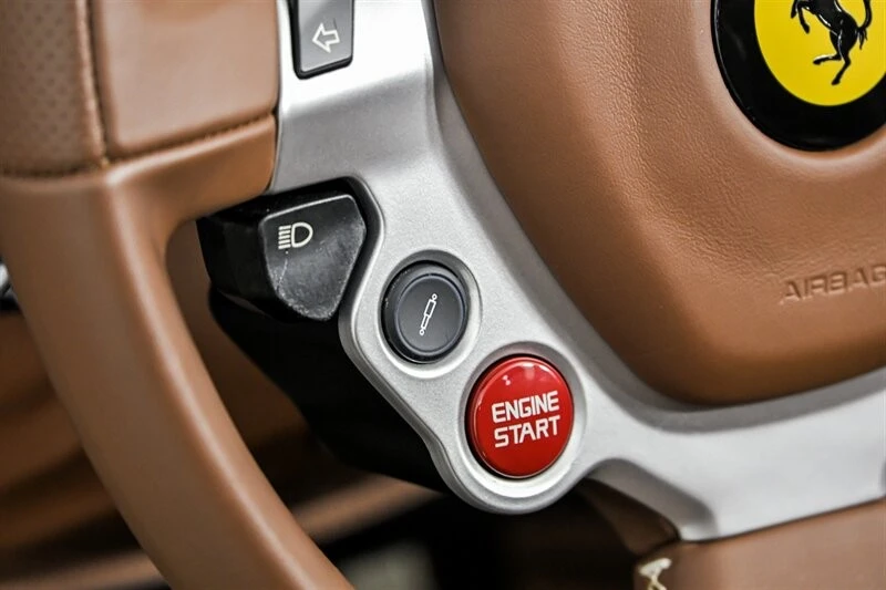 2017 Ferrari California T - Image 22 of 31