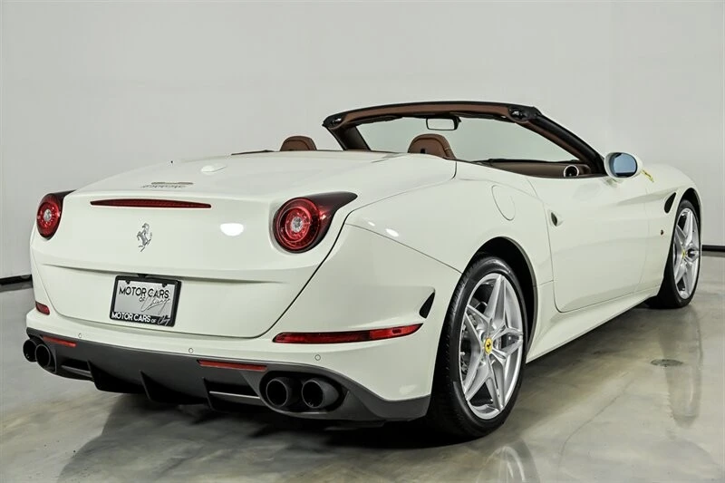 2017 Ferrari California T - Image 10 of 31