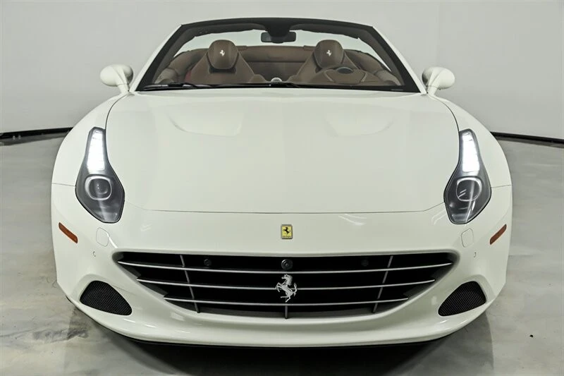 2017 Ferrari California T - Image 5 of 31