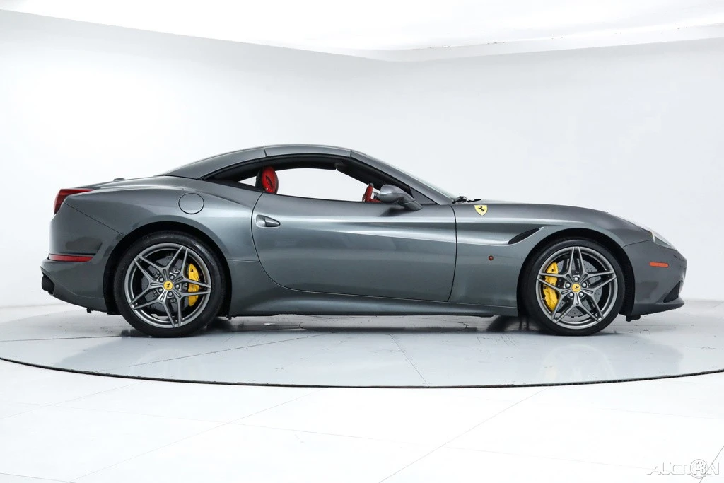 2017 Ferrari California T - Image 11 of 21