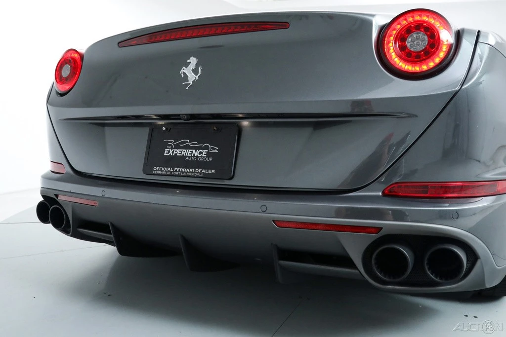 2017 Ferrari California T - Image 19 of 21