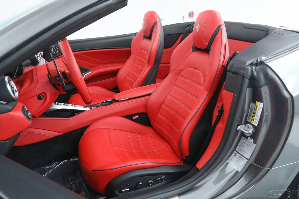 2017 Ferrari California T - Image 5 of 21