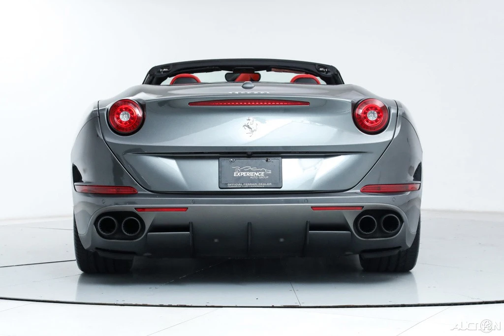 2017 Ferrari California T - Image 9 of 21