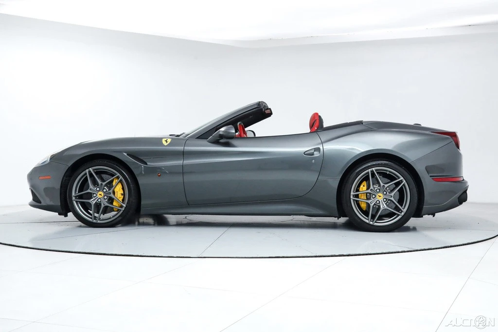 2017 Ferrari California T - Image 4 of 21