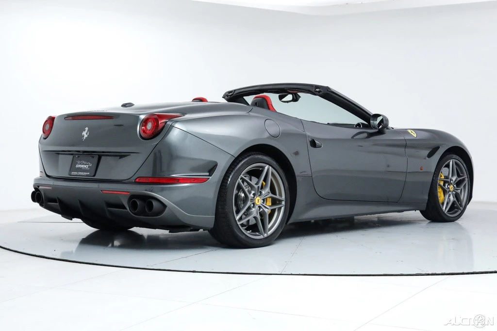 2017 Ferrari California T - Image 3 of 21