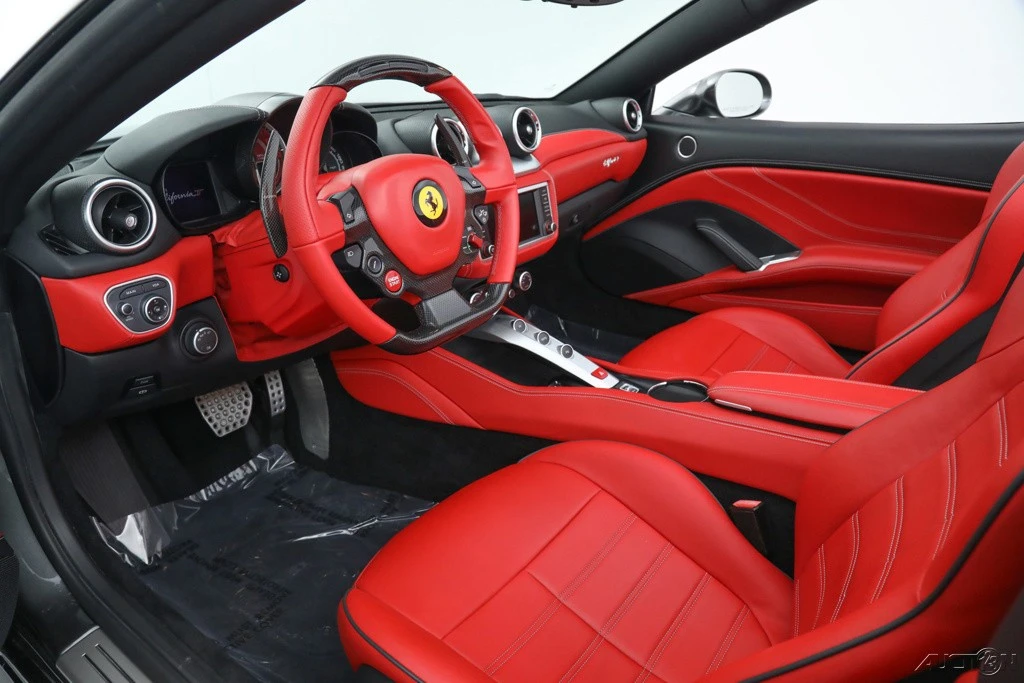 2017 Ferrari California T - Image 2 of 21