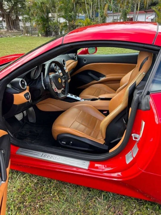 2017 Ferrari California T - Image 12 of 21