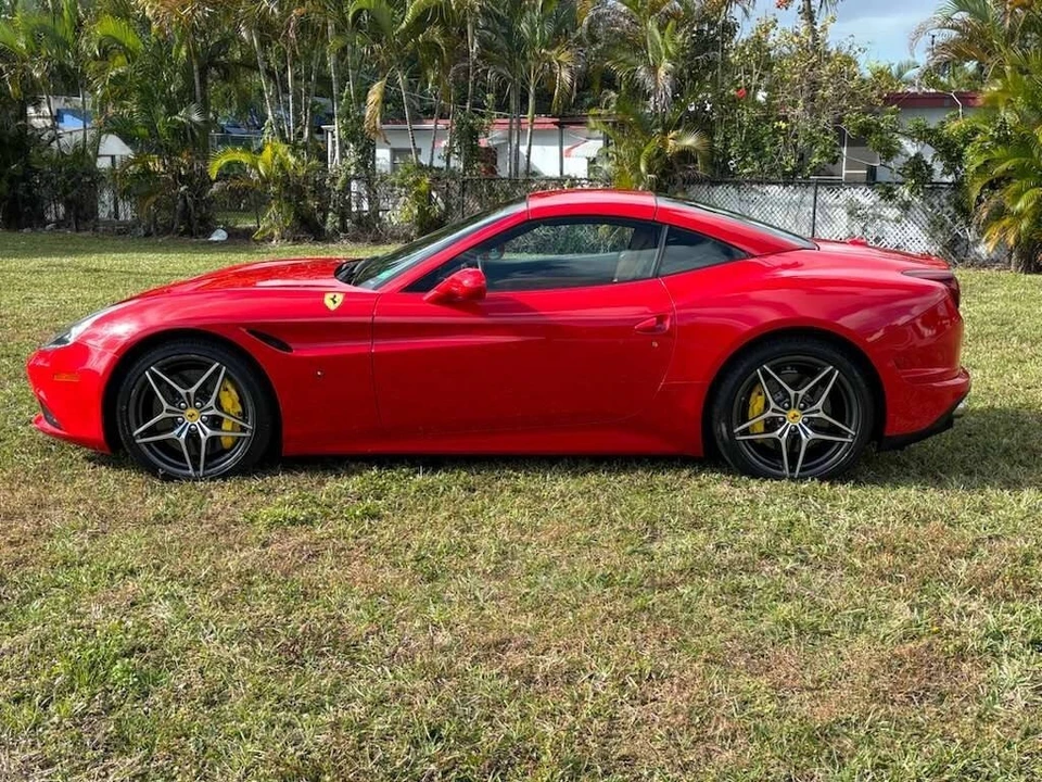 2017 Ferrari California T - Image 6 of 21