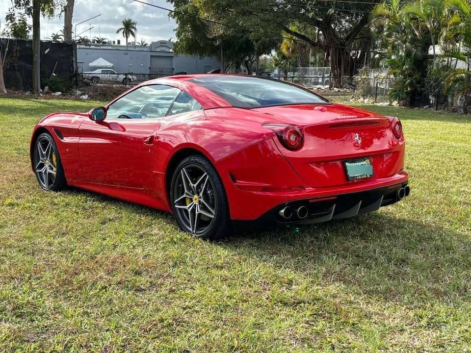 2017 Ferrari California T - Image 7 of 21