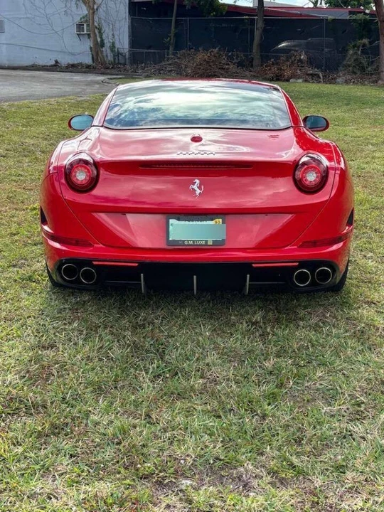 2017 Ferrari California T - Image 8 of 21