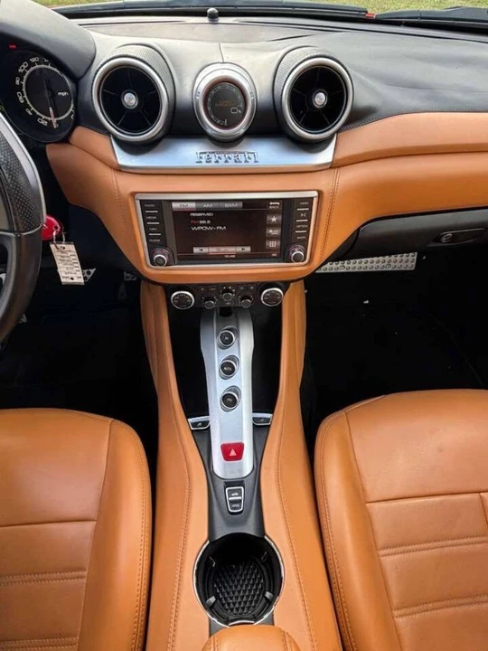 2017 Ferrari California T - Image 15 of 21