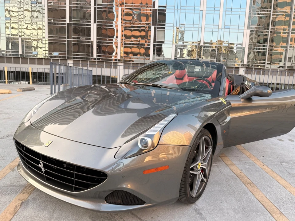 2017 Ferrari California T - Image 9 of 22