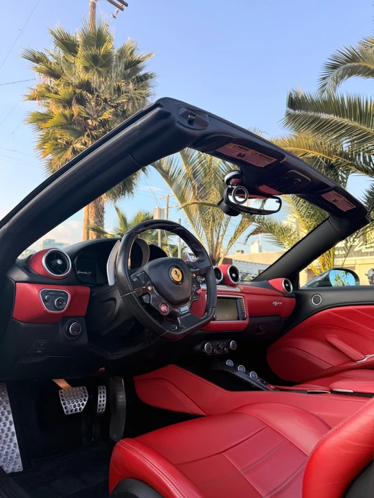 2017 Ferrari California T - Image 2 of 22