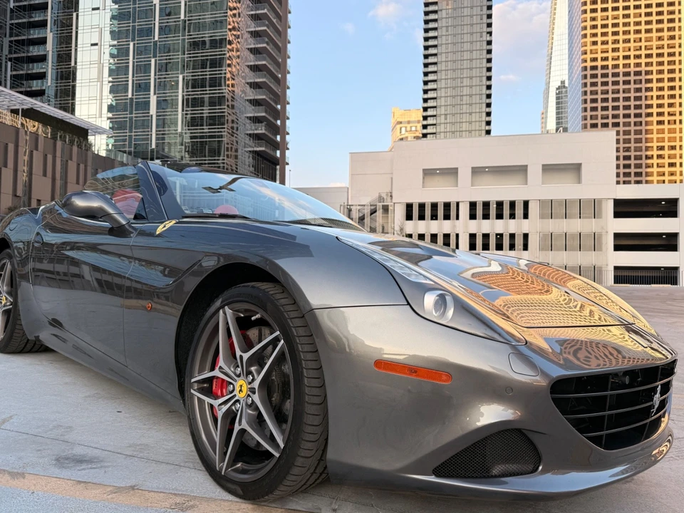2017 Ferrari California T - Image 10 of 22