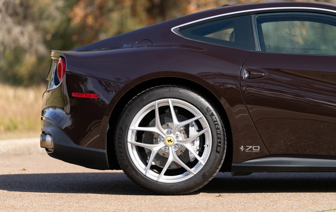 2017 Ferrari F12berlinetta - Image 19 of 21