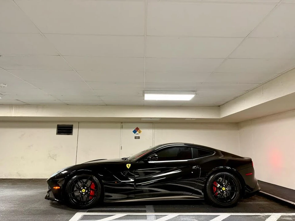 2017 Ferrari F12berlinetta - Image 2 of 31