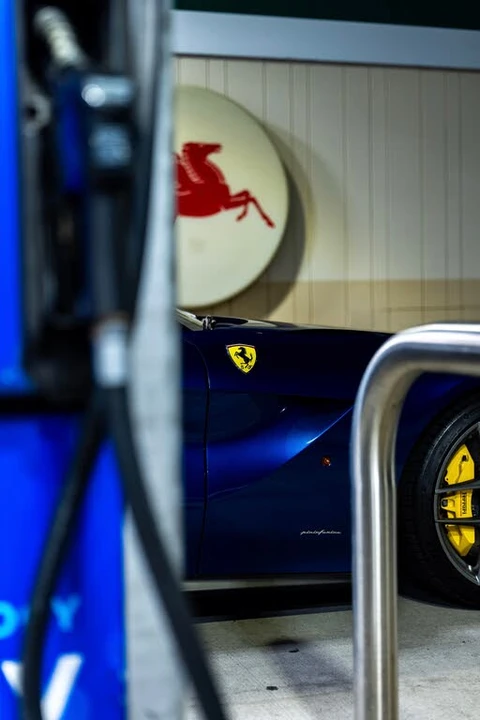 2017 Ferrari F12berlinetta - Image 19 of 31