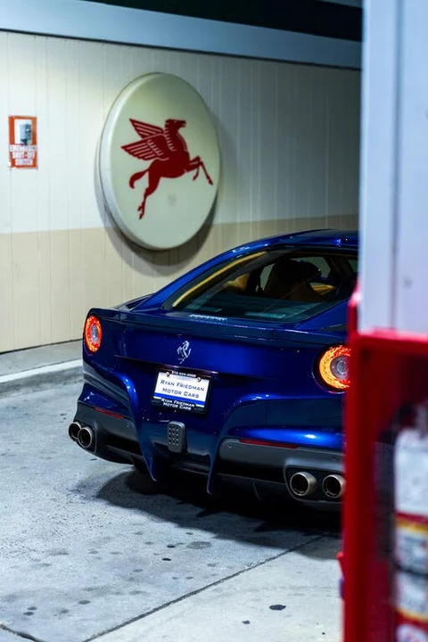 2017 Ferrari F12berlinetta - Image 25 of 31