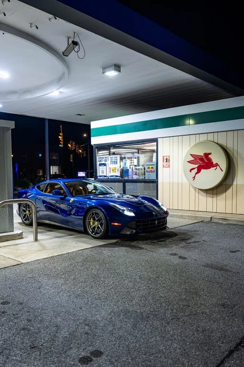 2017 Ferrari F12berlinetta - Image 2 of 31