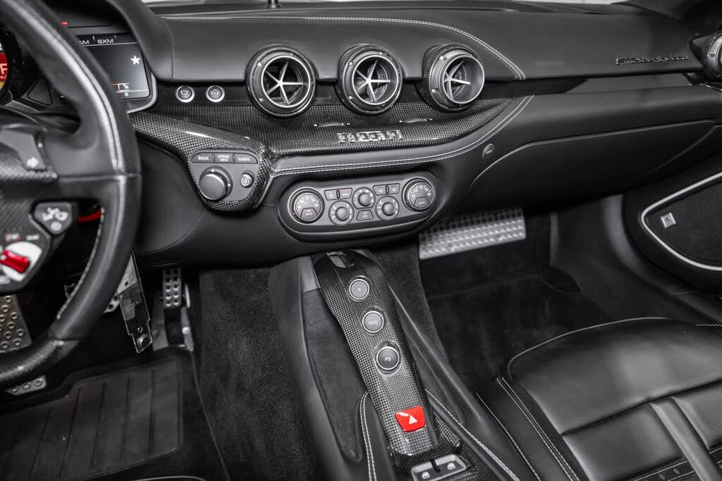 2017 Ferrari F12berlinetta - Image 28 of 31