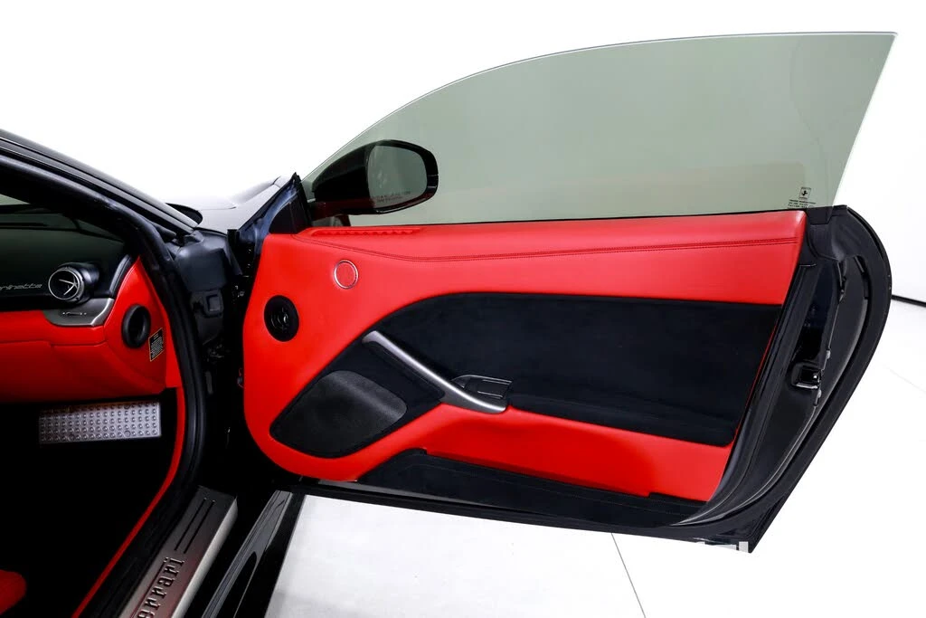 2017 Ferrari F12berlinetta - Image 18 of 31