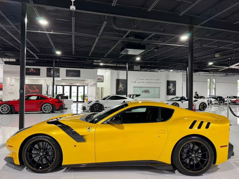 2017 Ferrari F12berlinetta - Image 4 of 21