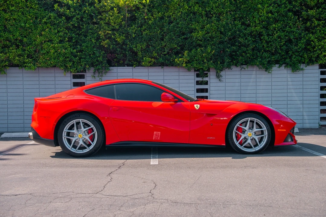 2017 Ferrari F12berlinetta - Image 4 of 21