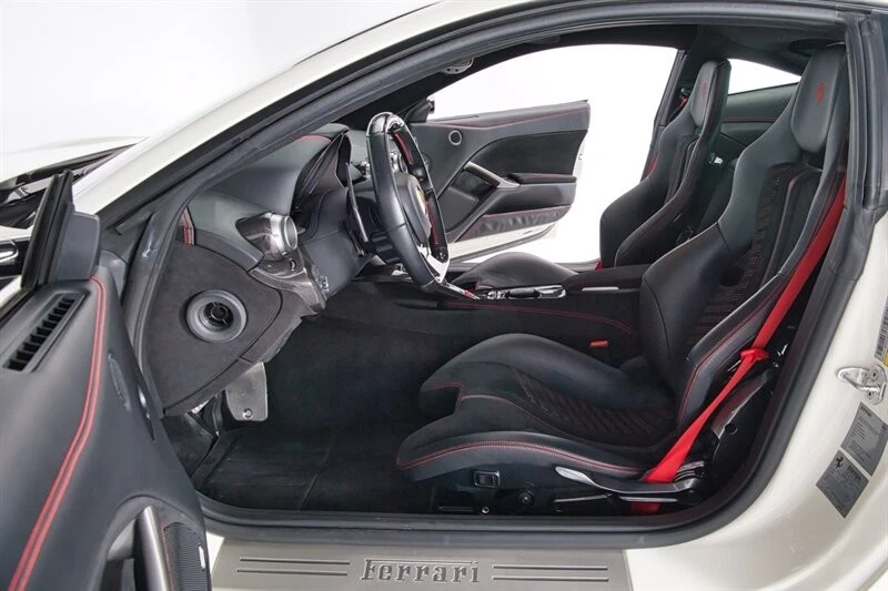 2017 Ferrari F12berlinetta - Image 15 of 31