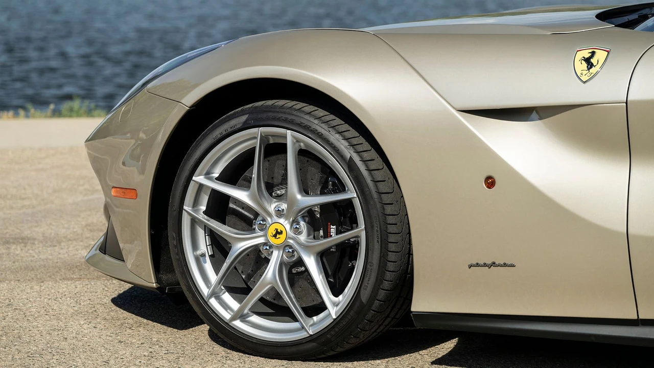 2017 Ferrari F12berlinetta - Image 23 of 31